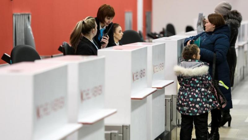 Гражданам РФ напомнили о запрете на выезд детей без загранпаспорта