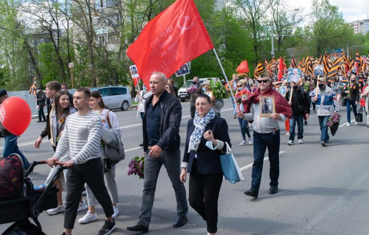 В Молдавии тысячи граждан приняли участие в марше "Бессмертного полка"