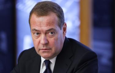 Медведев отметил, что если враг не сдается, его уничтожают