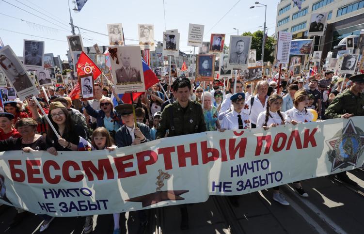 Участниками акции "Бессмертный полк" в Калининграде стали более 67 тыс. человек