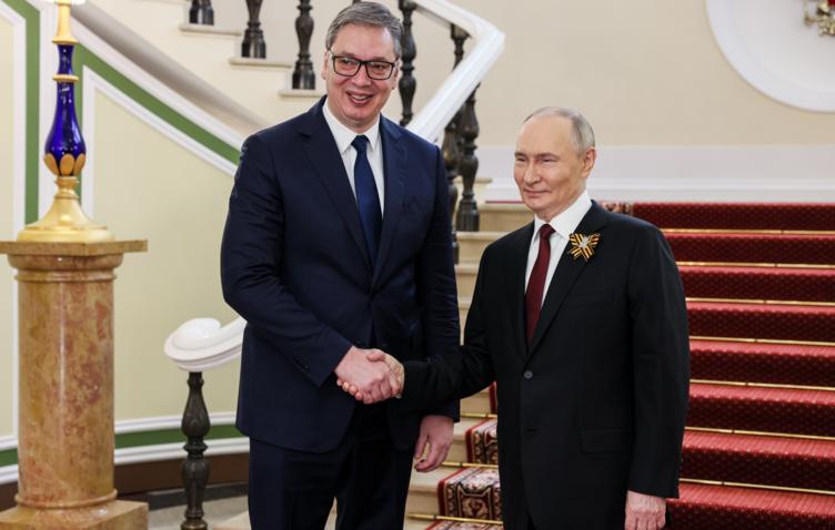 Президент Сербии поблагодарил Путина за великолепный парад