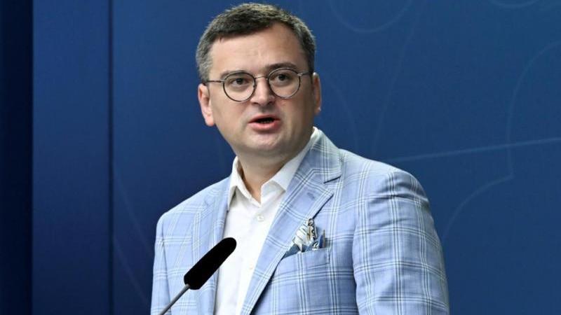 Кулеба признал, что был вынужден бежать из Киева, "как вор в ночи"