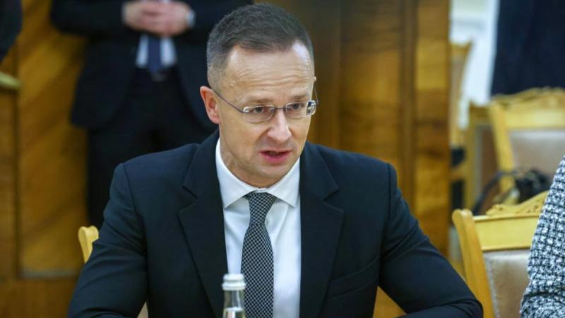 Сийярто: Венгрия продолжит препятствовать санкциям против России