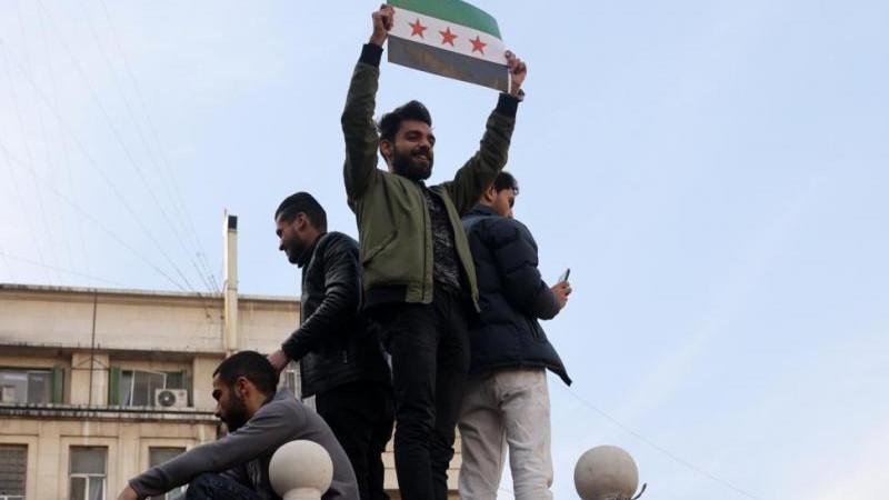 В Дамаске сотни человек пострадали во время празднования годовщины смены власти