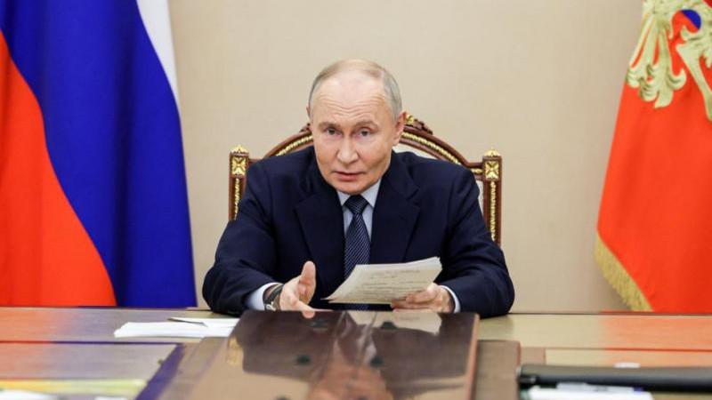 Путин отметил солидную устойчивость Сбербанка