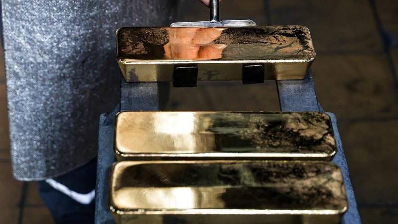 Цена золота впервые с 30 октября поднялась выше $4 050