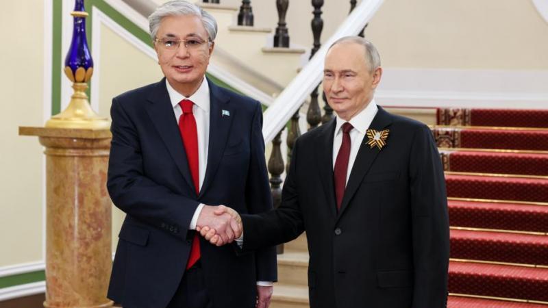 Песков: частые контакты президентов России и Казахстана нормальны с учетом партнерства стран