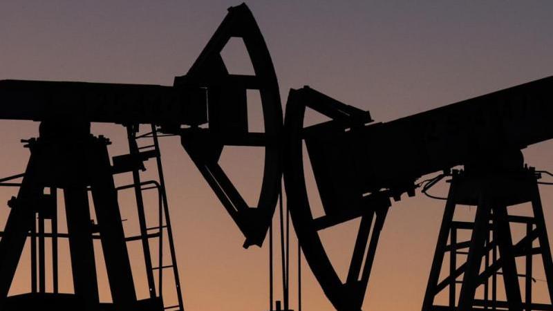 Стоимость нефти Brent на ICE опустилась ниже $61 за баррель