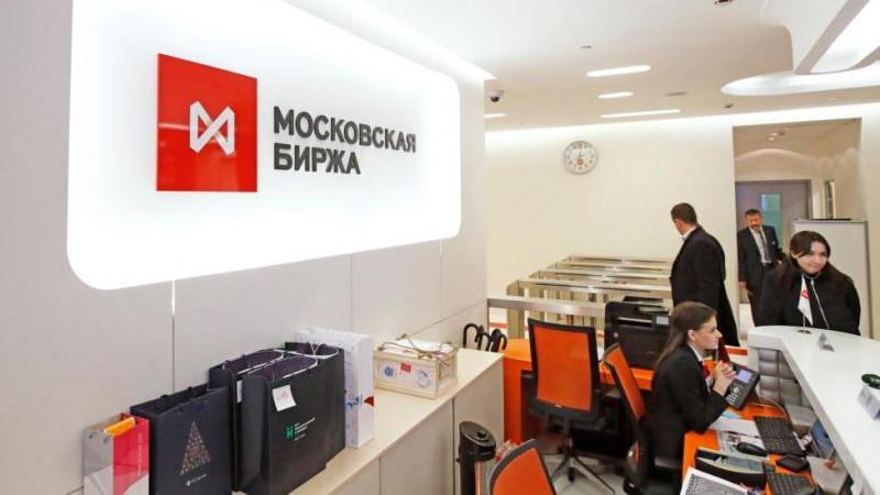 Российский рынок акций растет на открытии основной торговой сессии