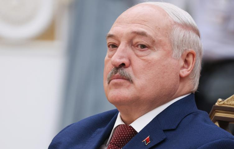 Лукашенко заявил, что Белоруссия изготавливает пусковые установки для "Орешника"