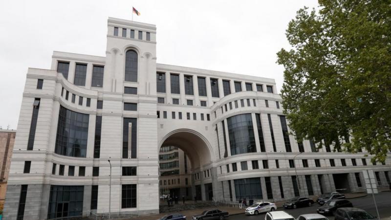 Армяне из Карабаха перенесли протест к правительству Армении