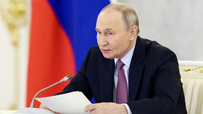 Путин по пути на Аляску сделал остановку в Магадане