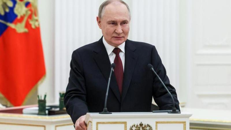 Президент России поздравил "Артек" со 100-летием