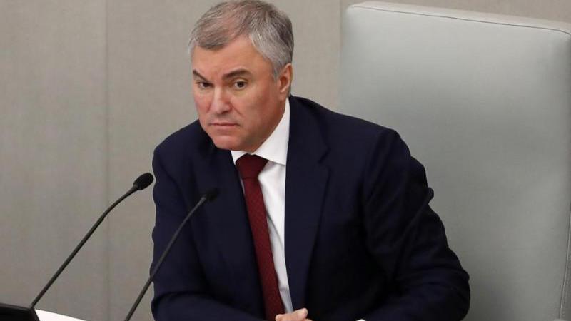 Володин считает проявлением геноцида депортацию россиян из Латвии