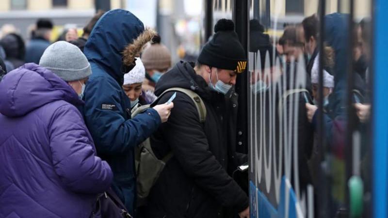 ЛДПР подготовила инициативу о бесплатном проезде на транспорте для студентов