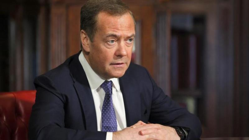 Медведев назвал Группу семи мертвым клубом