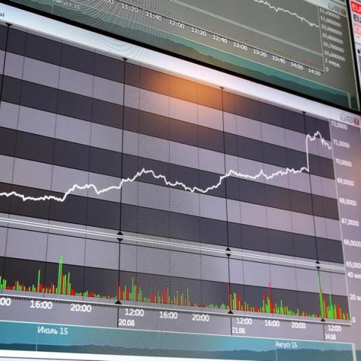 Российский рынок акций в начале основной торговой сессии демонстрирует рост