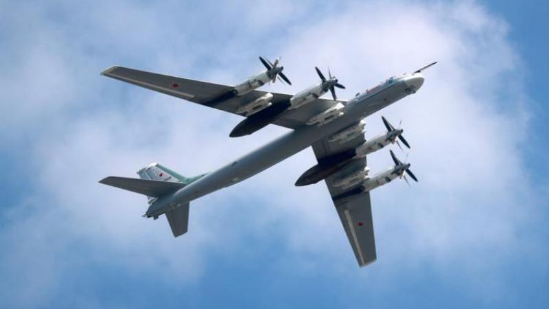 Ту-95МС совершили полет над нейтральными водами Баренцева моря