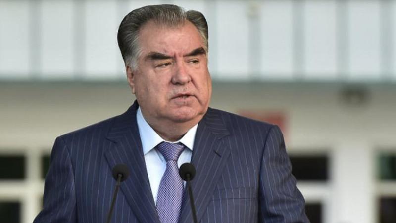 Рахмон в беседе с Путиным отметил особое значение саммита на Аляске
