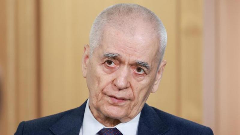 Онищенко рассказал, сколько людей каждый год умирают из-за курения