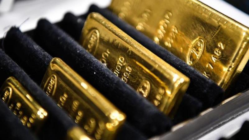 Цена золота впервые с 7 ноября опускалась ниже $4 тыс.