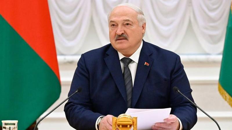 Лукашенко: Зеленский должен осознавать возможность потери всей Украины