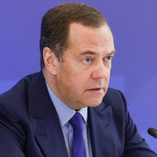 Медведев сравнил поведение Зеленского с "крысой, загнанной в угол"