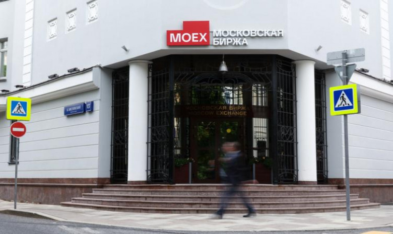 Российский рынок акций в начале основной торговой сессии растет