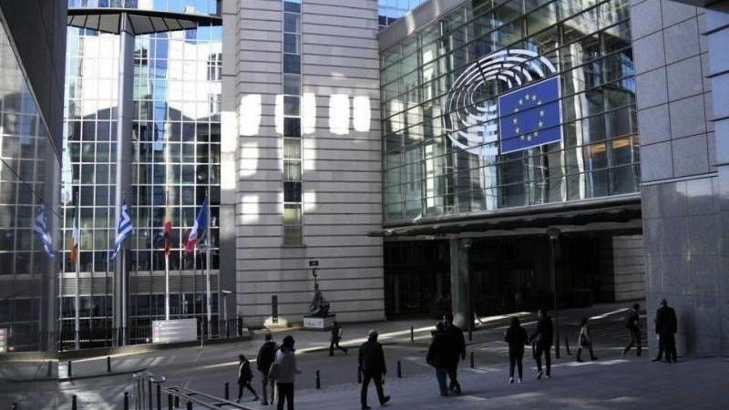 Euractiv: послы ЕС обсудят 19-й пакет антироссийских санкций