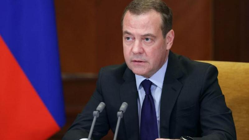Медведев анонсировал жесткий ответ на попытки взыскать с России "компенсации" по Украине