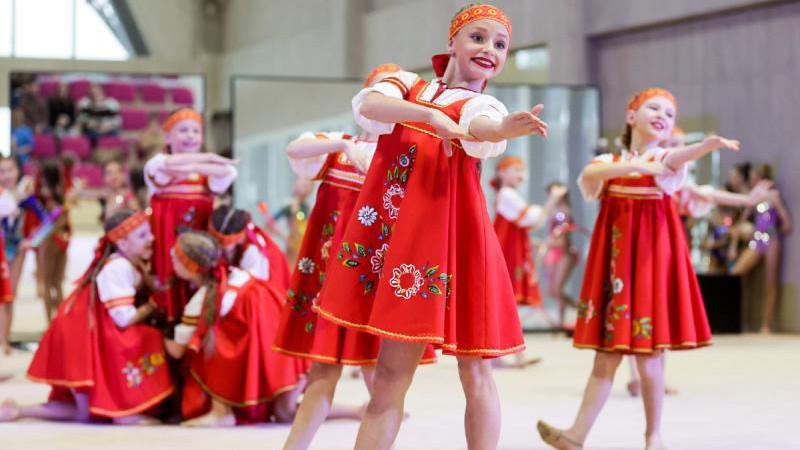 В России запретили яркий макияж у начинающих гимнасток