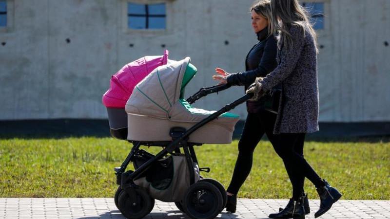 Ставку по семейной ипотеке при рождении третьего ребенка могут снизить до 4%
