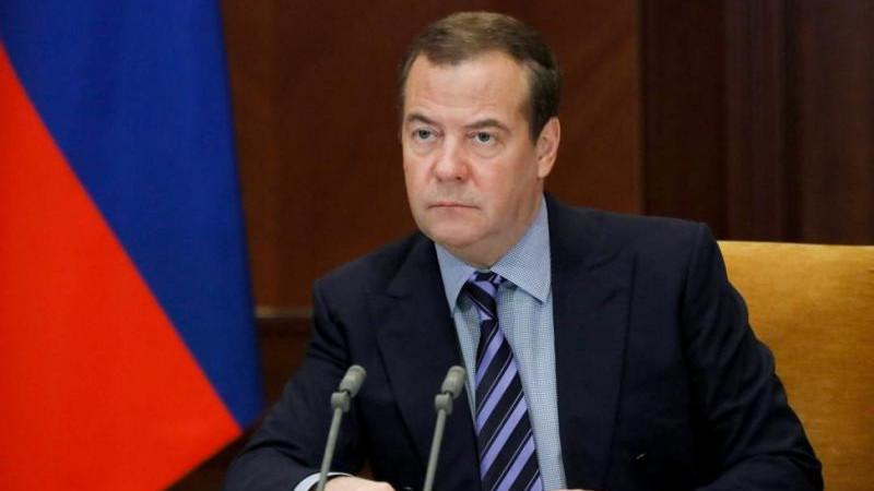 Медведев считает неизбежной "смерть киевского неонацистского режима"