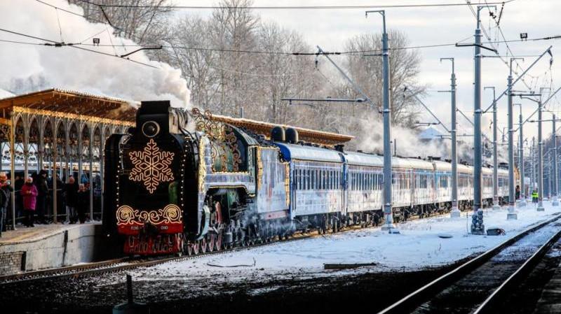 Поезд Деда Мороза начал новогоднее путешествие из Владивостока