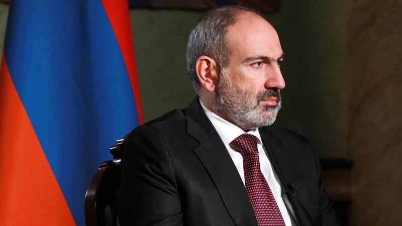 Пашинян прилетел в Турцию