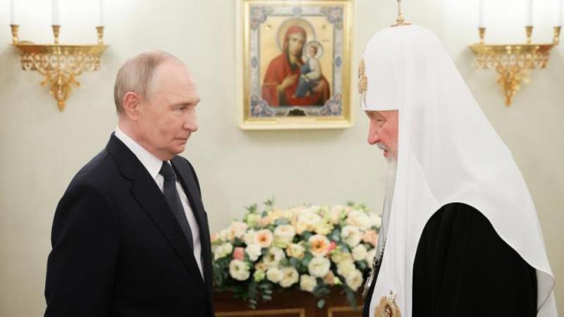 Президент России поздравил патриарха Кирилла с днем рождения