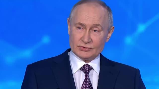 Путин поручил обеспечить преимущества российским брендам