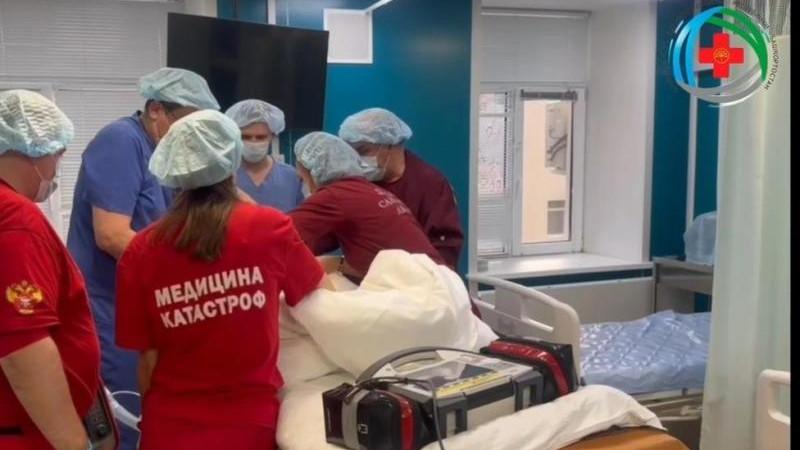 Выброшенная из окна в Уфе девочка идет на поправку