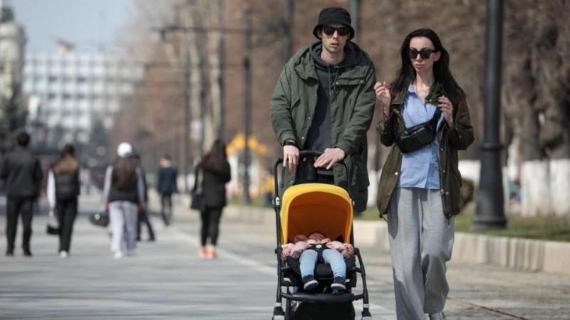 В Госдуме предложили ввести периодическую базовую выплату всем родителям