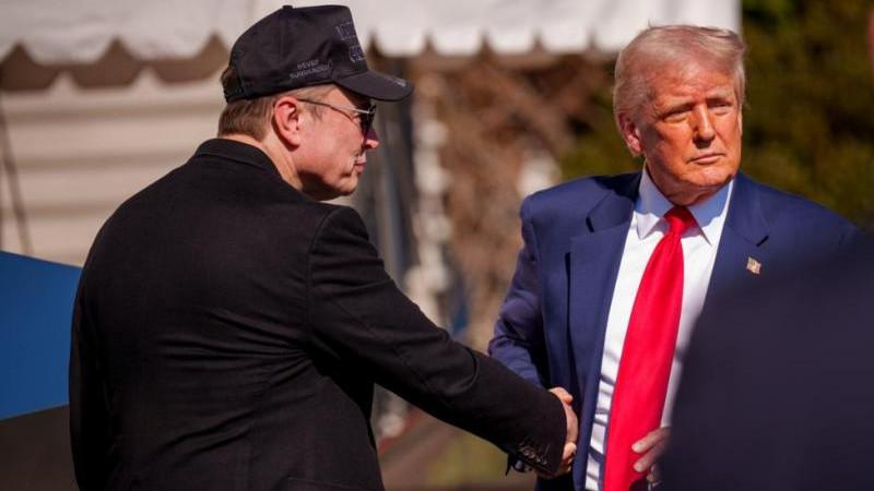 Трамп положительно оценил свое общение с Маском