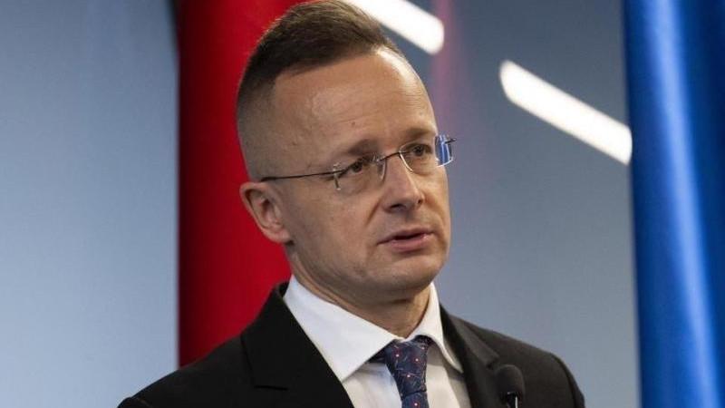Сийярто заявил, что Венгрия не будет исполнять решение МУС об аресте Путина