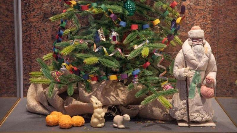 Каждый третий опрошенный житель России украшает елку советскими игрушками