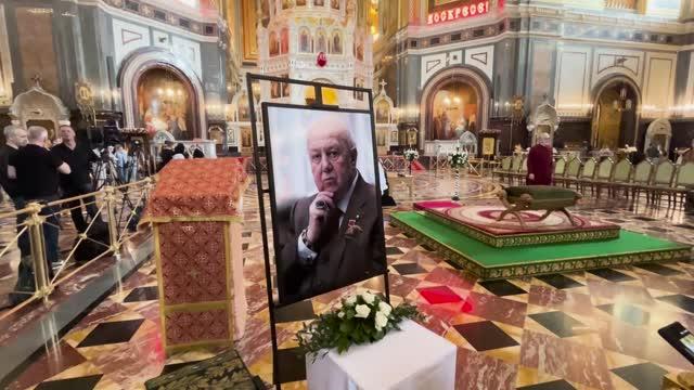 В храме Христа Спасителя проходит прощание с Зурабом Церетели