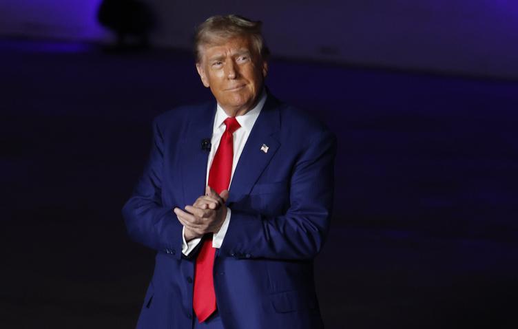 Трамп анонсировал снижение торговых пошлин в отношении Китая