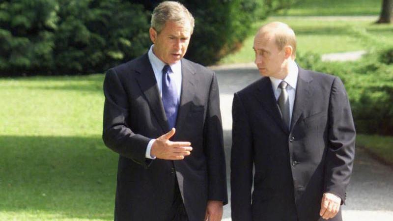 Буш-младший заявлял Путину в 2001 году, что Россия не является врагом Запада