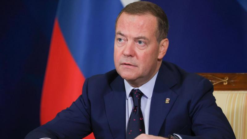 Медведев отметил неожиданно мирные заявления из Евросоюза о России