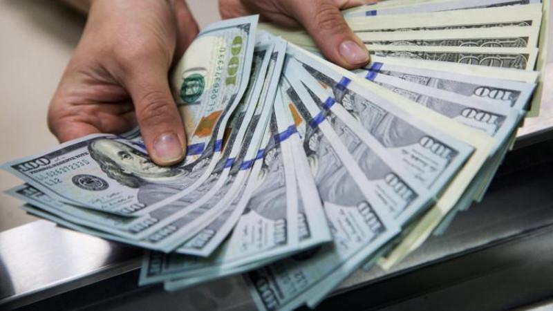 Доллар на межбанке впервые с 7 июля поднялся выше 79 рублей