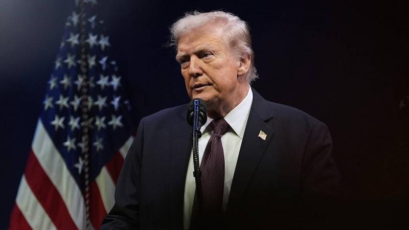 Экс-советник Бэннон: Трамп намерен стать президентом США в третий раз