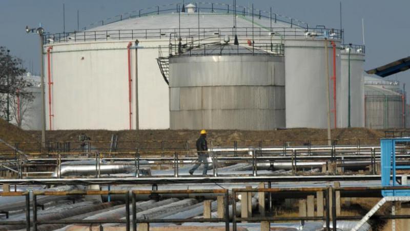 Стоимость газа на бирже в Европе опускалась ниже $350 за 1 тыс. куб. м