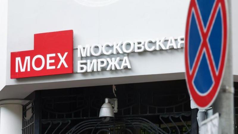 Российский рынок акций на открытии основной торговой сессии растет